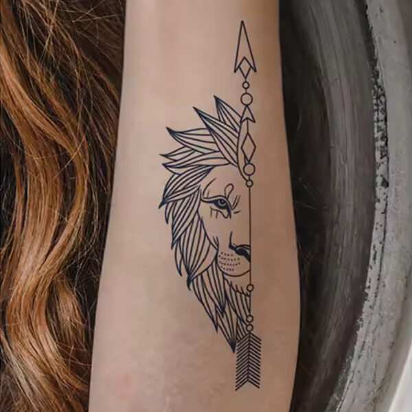 Löwe & Löwin mit Speeren – Bild 1