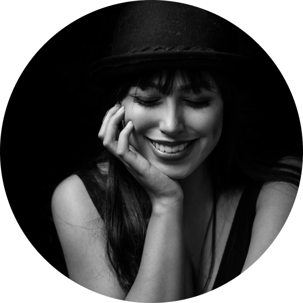 lächelnde junge Frau